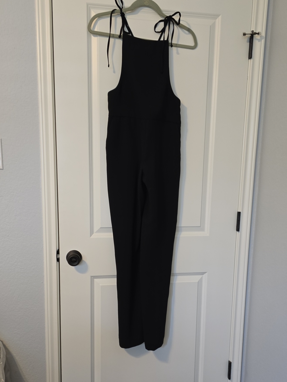 Express Black Tie-Shoulder Jumpsuit Size XXS NWOT